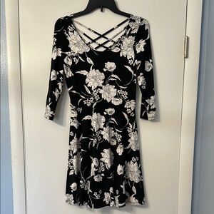 Black and White Fit and Flare Dress 3/4 Sleeve Scoop Neck